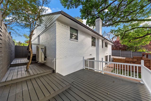 7041 Freemont Street, Dallas, TX 75231