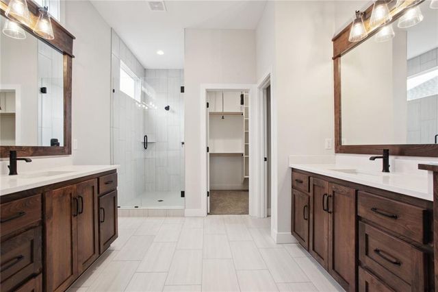 4825 NW Martin Street, Riverside, MO 64150