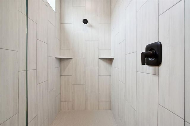 4825 NW Martin Street, Riverside, MO 64150