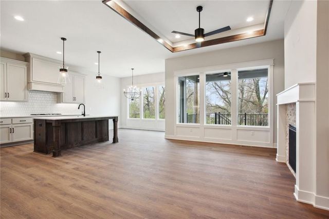 4825 NW Martin Street, Riverside, MO 64150