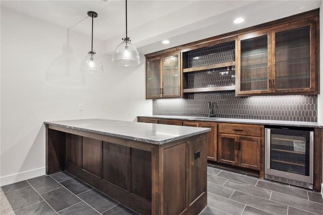 4825 NW Martin Street, Riverside, MO 64150