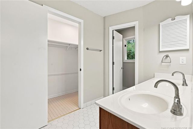 2908 Wedgeview Drive, Fayetteville, NC 28306