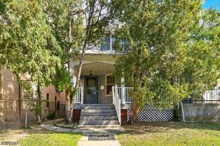 68 Danforth Ave, Jersey City, NJ 07305