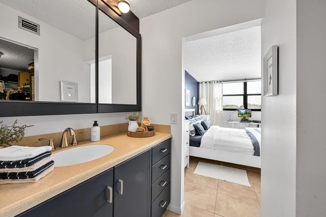 1266 S Military Trail 547, Deerfield Beach, FL 33442