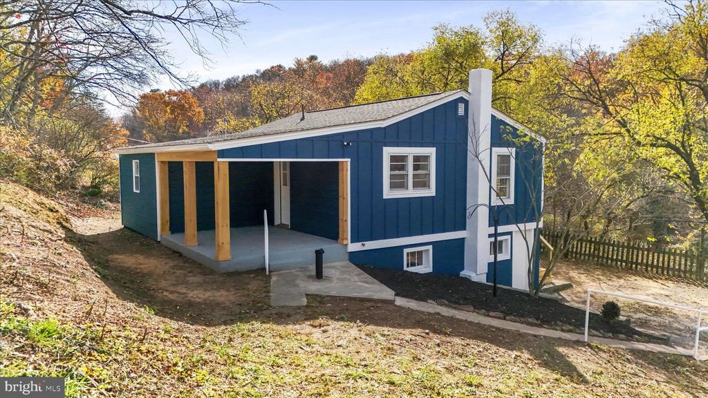 679 WINCHESTER GRADE RD, Berkeley Springs, WV 25411