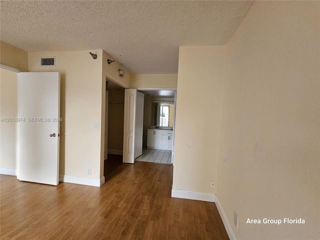 3300 NE 191st St 318, Aventura, FL 33180