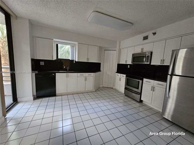 3300 NE 191st St 318, Aventura, FL 33180