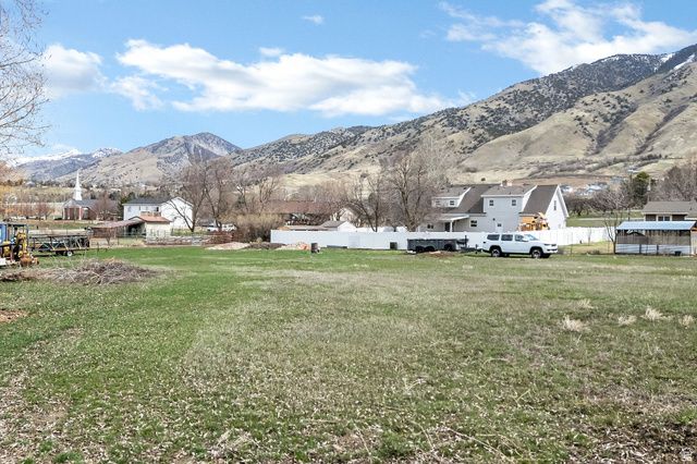 385 N 300 E, Providence, UT 84332