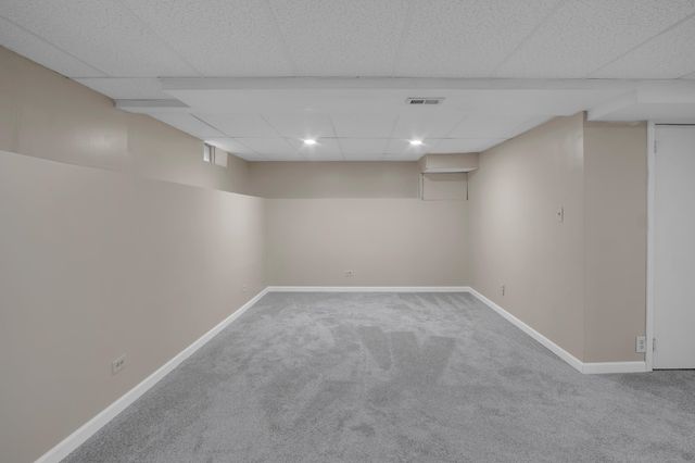 2304 E Glen Oaks dr, Wichita, KS 67216