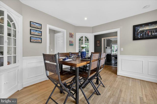 6 E SCHOOL LN, Yardley, PA 19067