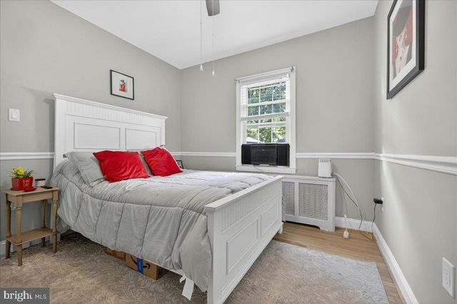 6 E SCHOOL LN, Yardley, PA 19067