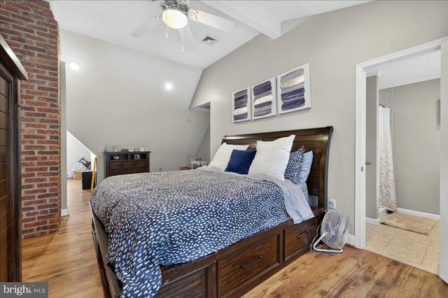 6 E SCHOOL LN, Yardley, PA 19067