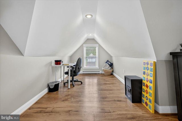 6 E SCHOOL LN, Yardley, PA 19067
