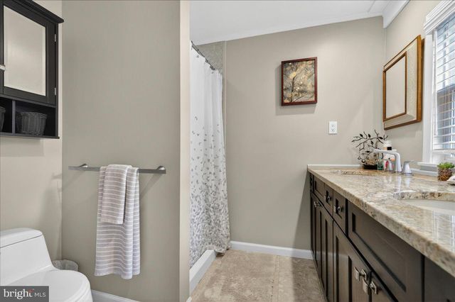 6 E SCHOOL LN, Yardley, PA 19067