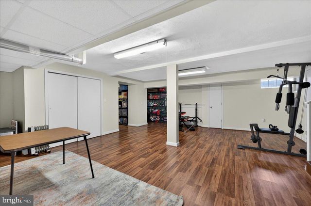 6 E SCHOOL LN, Yardley, PA 19067