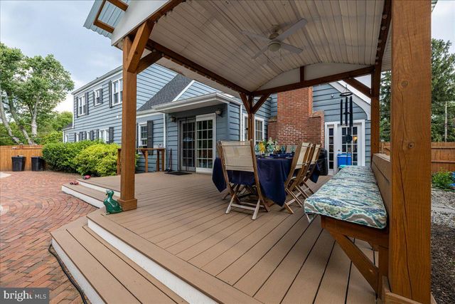 6 E SCHOOL LN, Yardley, PA 19067