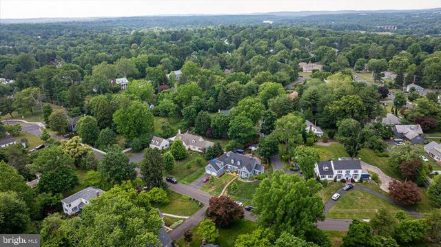 6 E SCHOOL LN, Yardley, PA 19067