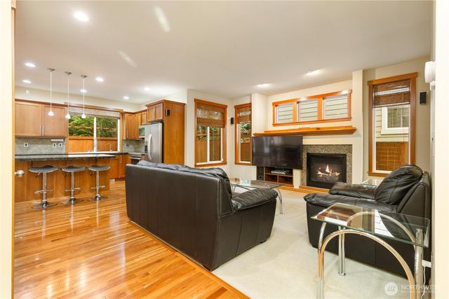 20117 12th Avenue W, Lynnwood, WA 98036