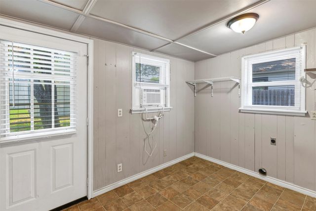 616 Bellevue Drive, Cleburne, TX 76033