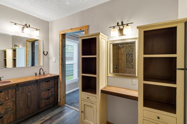 616 Bellevue Drive, Cleburne, TX 76033