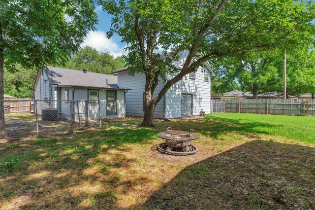 616 Bellevue Drive, Cleburne, TX 76033
