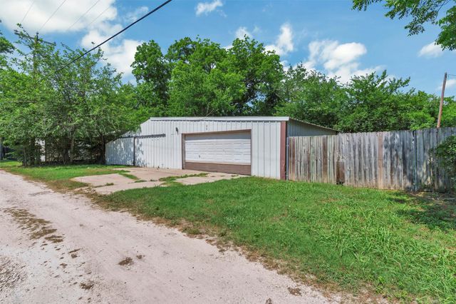616 Bellevue Drive, Cleburne, TX 76033