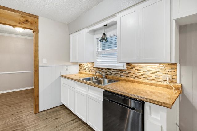 616 Bellevue Drive, Cleburne, TX 76033