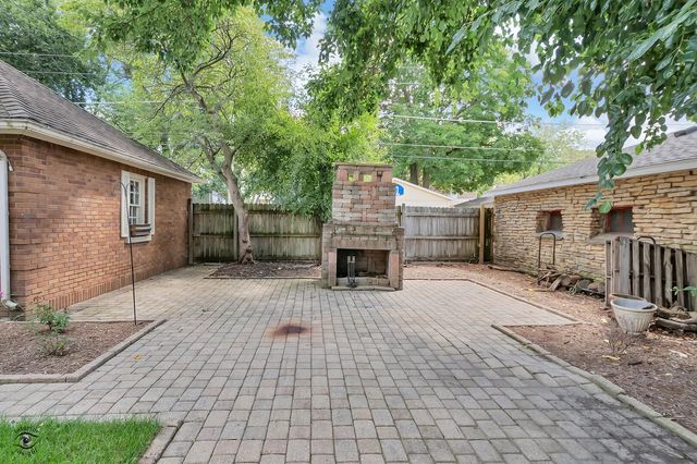 1096 S Wildwood Avenue, Kankakee, IL 60901