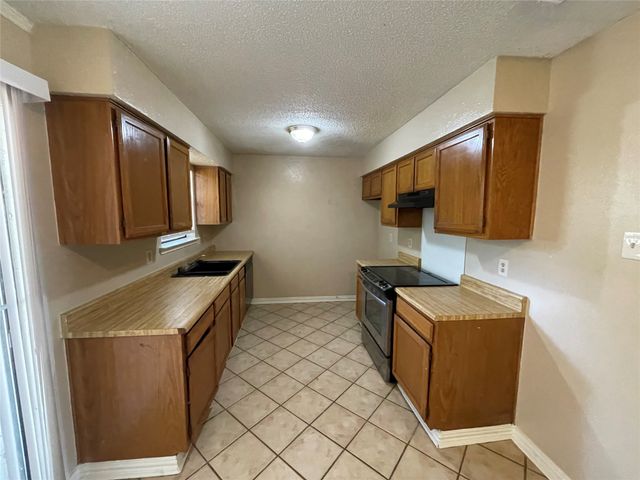 4705 Kristie Drive, Balch Springs, TX 75180