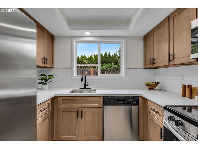 3030 Se TIMBERLAKE Dr, Hillsboro, OR 97123