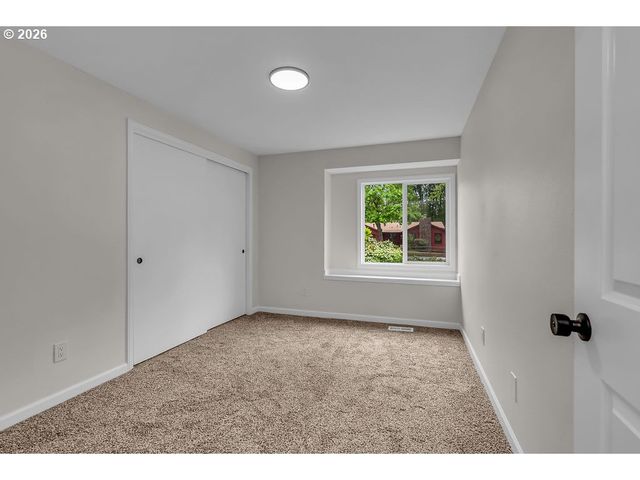 3030 Se TIMBERLAKE Dr, Hillsboro, OR 97123