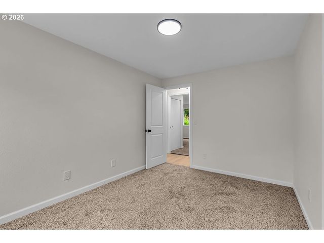 3030 Se TIMBERLAKE Dr, Hillsboro, OR 97123