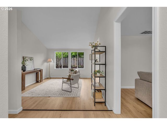 3030 Se TIMBERLAKE Dr, Hillsboro, OR 97123