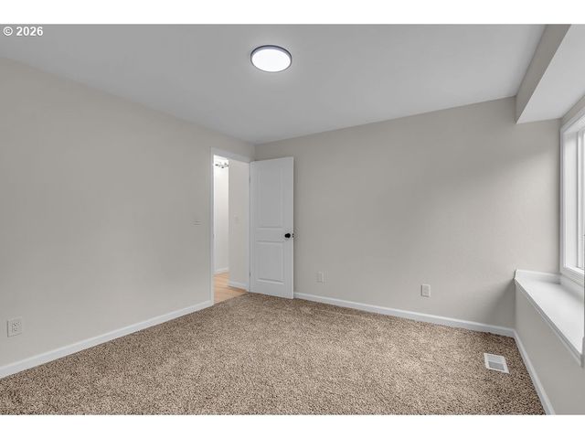 3030 Se TIMBERLAKE Dr, Hillsboro, OR 97123