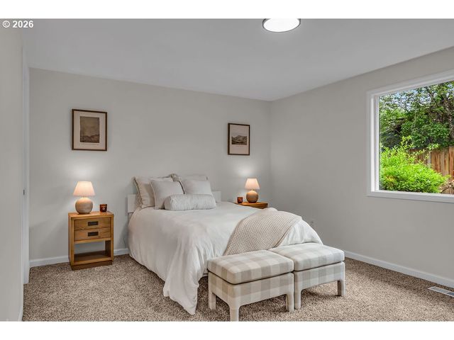 3030 Se TIMBERLAKE Dr, Hillsboro, OR 97123