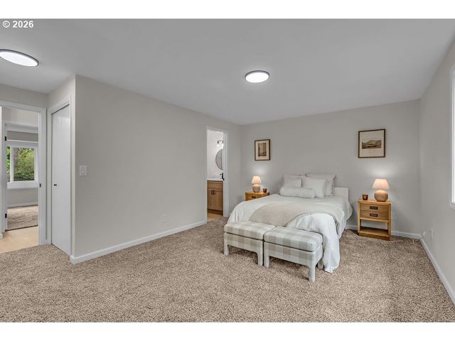 3030 Se TIMBERLAKE Dr, Hillsboro, OR 97123