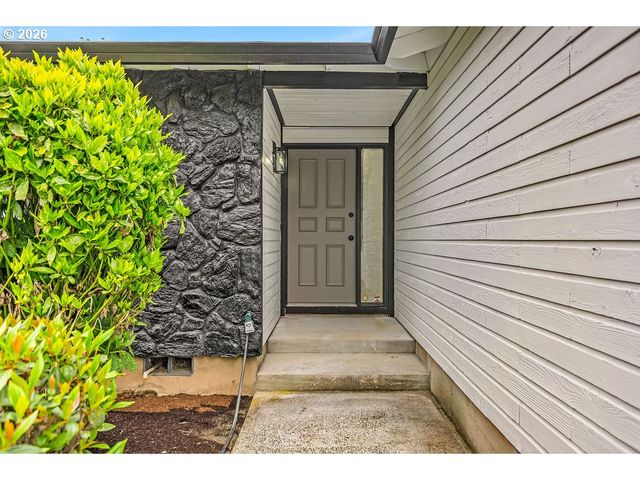 3030 Se TIMBERLAKE Dr, Hillsboro, OR 97123