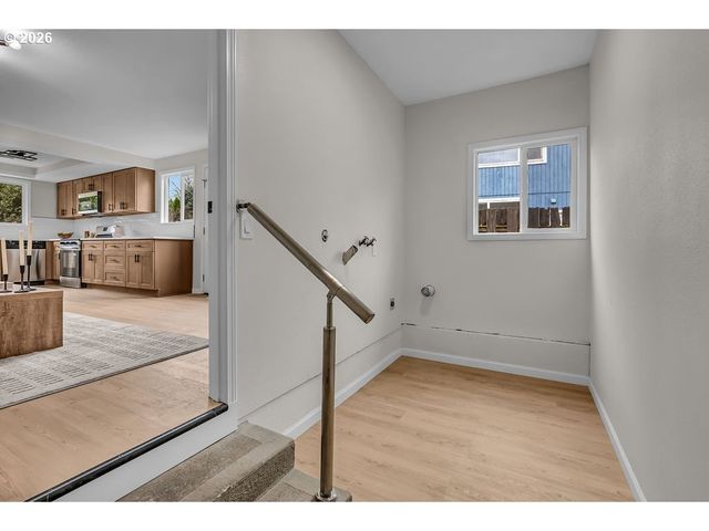 3030 Se TIMBERLAKE Dr, Hillsboro, OR 97123