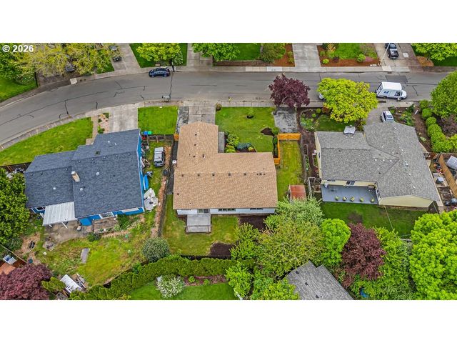 3030 Se TIMBERLAKE Dr, Hillsboro, OR 97123