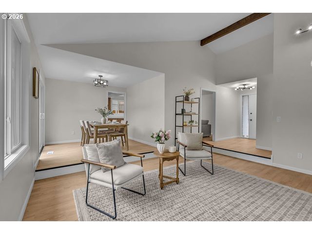 3030 Se TIMBERLAKE Dr, Hillsboro, OR 97123