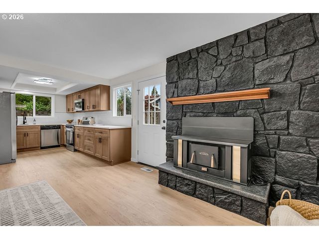 3030 Se TIMBERLAKE Dr, Hillsboro, OR 97123