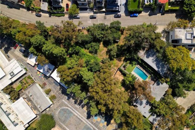6937 Woodrow Wilson, Los Angeles, CA 90068