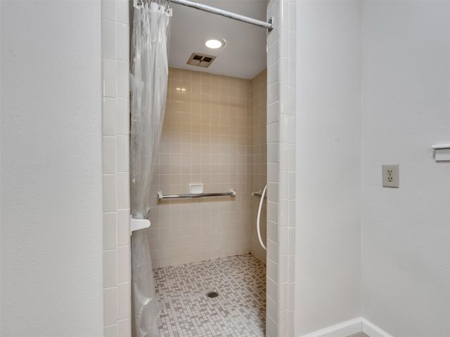 651 County Road 319, Cleveland, TX 77327