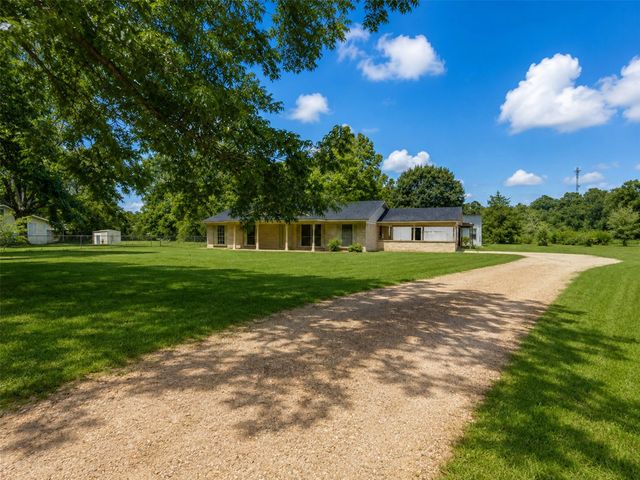 651 County Road 319, Cleveland, TX 77327