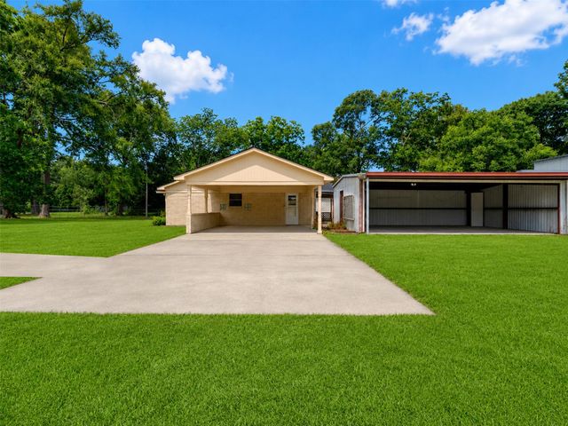 651 County Road 319, Cleveland, TX 77327