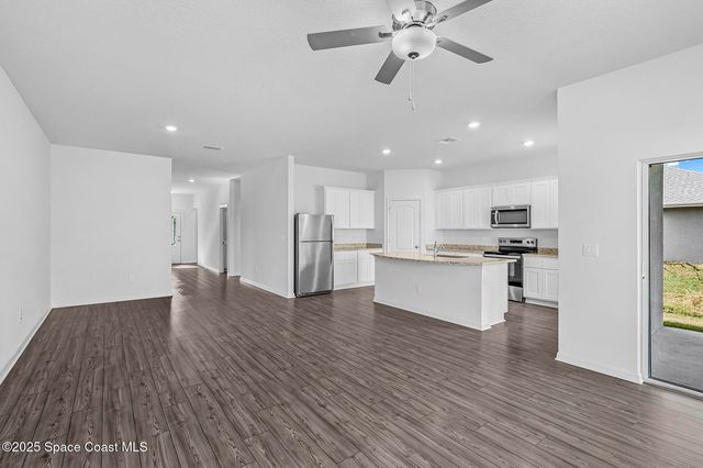 435 Olney Street SW, Palm Bay, FL 32908