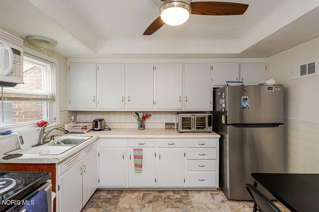 736 N Byrne Road, Toledo, OH 43607