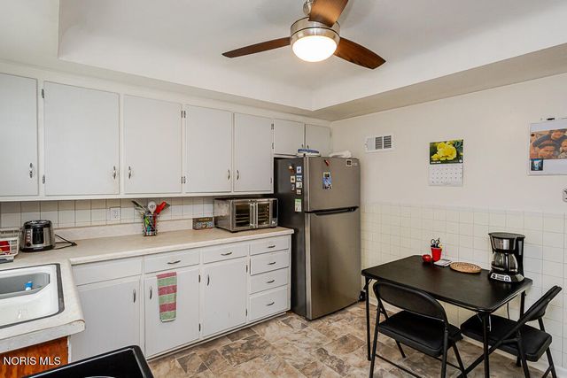 736 N Byrne Road, Toledo, OH 43607