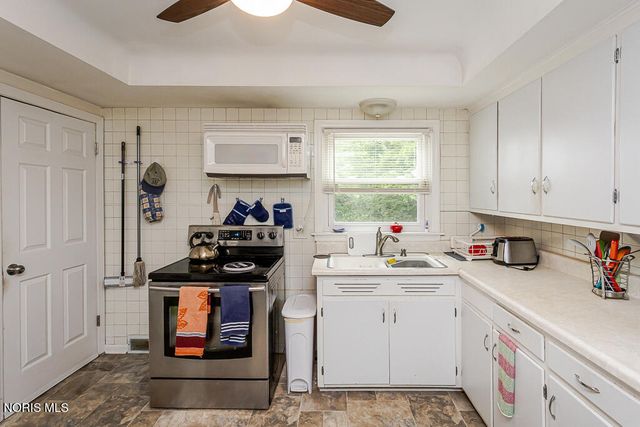 736 N Byrne Road, Toledo, OH 43607