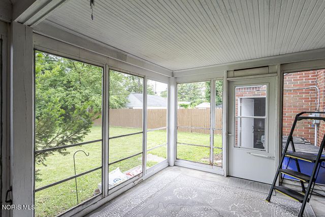 736 N Byrne Road, Toledo, OH 43607